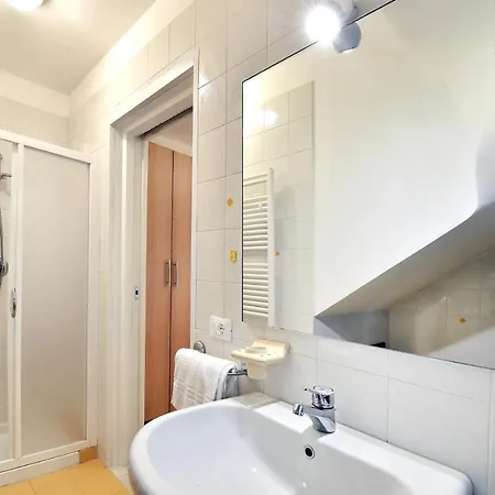 La Elisabeth * لينانو سابيادورو